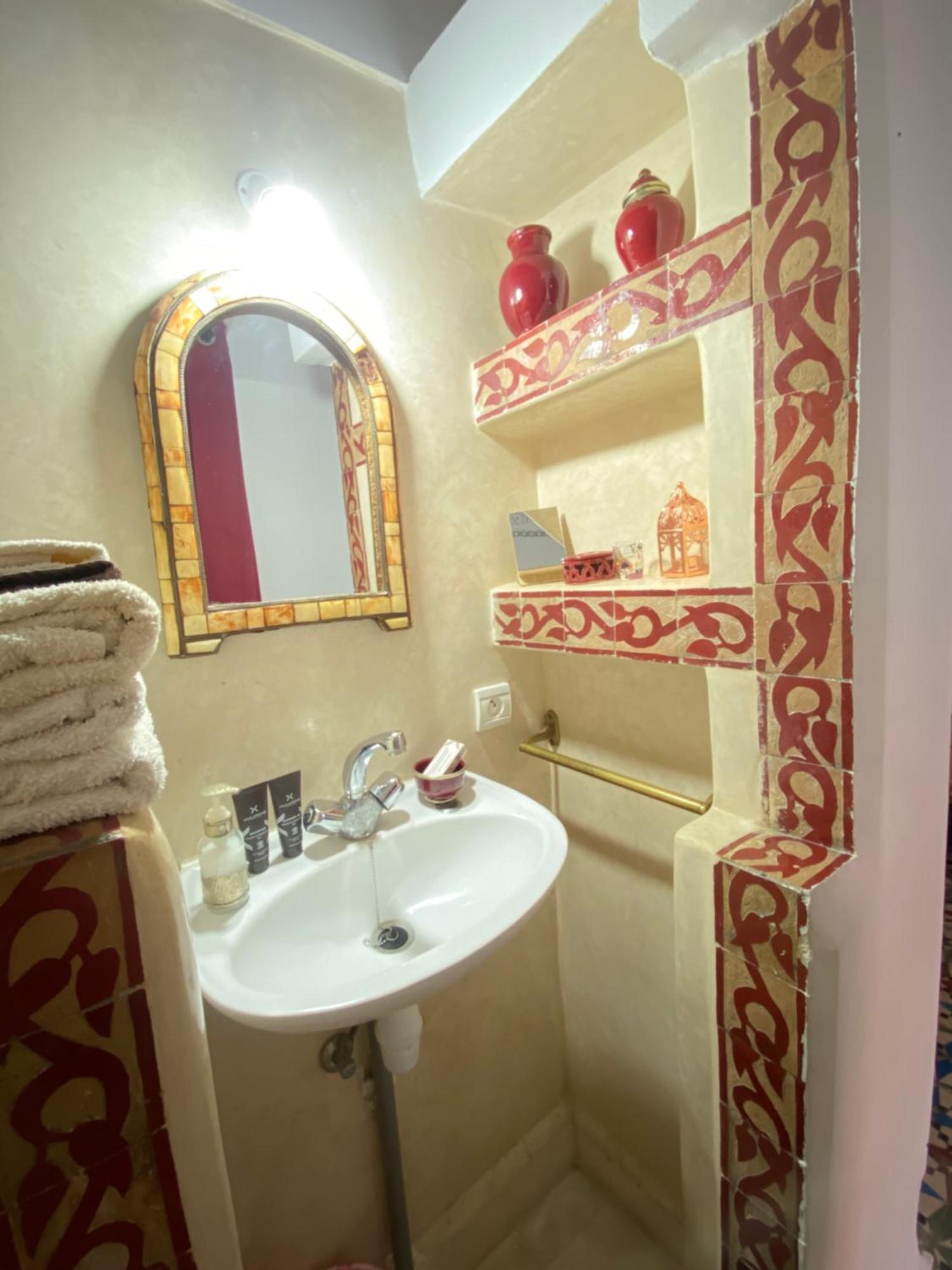Dar Sarah-marrakech, Authentique Idéalement Situé. * Marrakesh